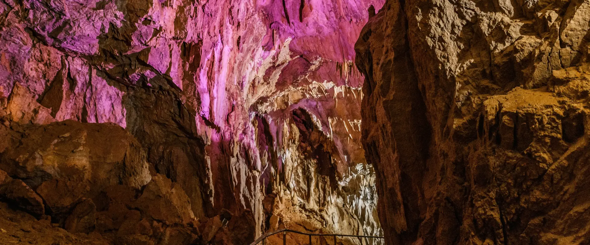 Limestone formations of stalactites and stalagmite 2025 03 09 14 59 23 utc