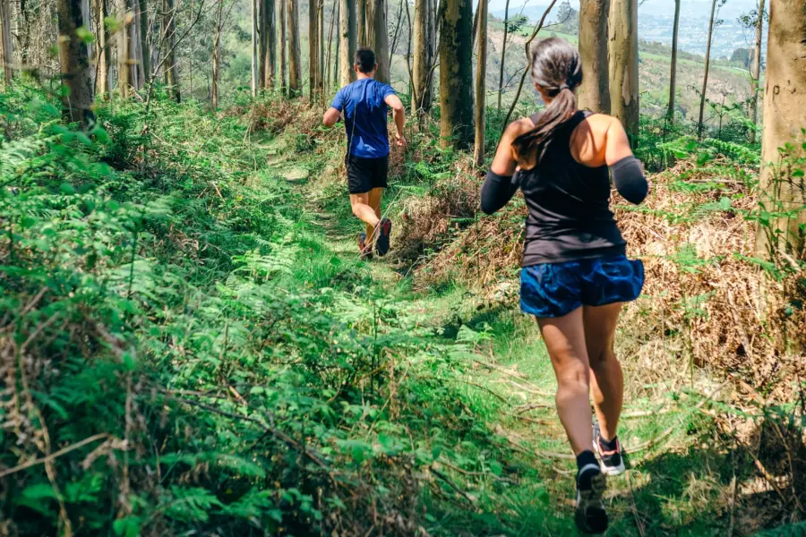 Young woman and man doing trail 2025 03 14 06 10 18 utc min 1